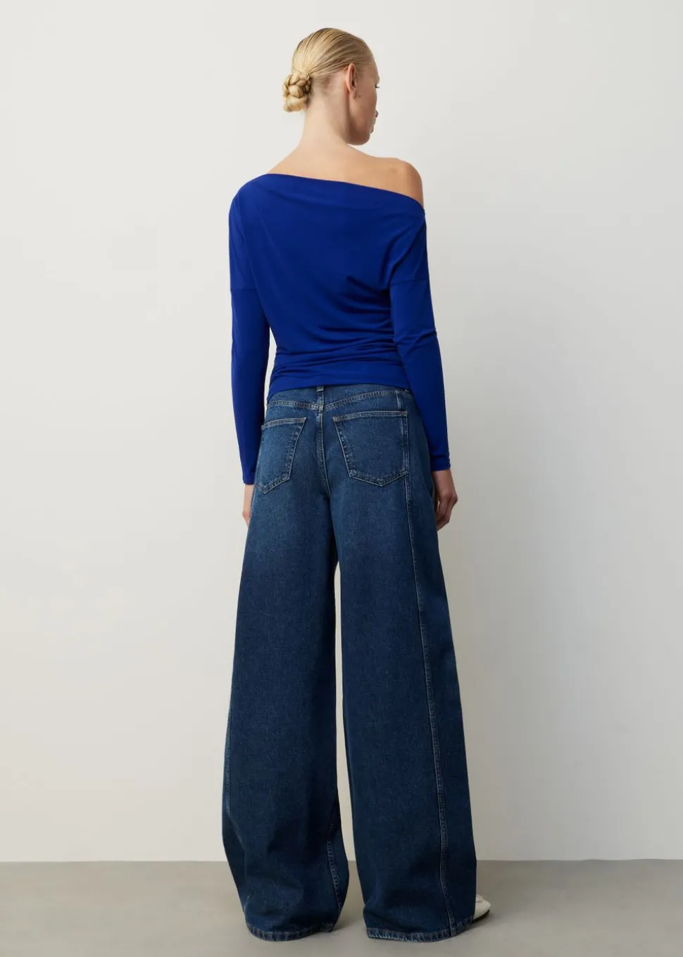 Gedrapeerd offshoulder t-shirt