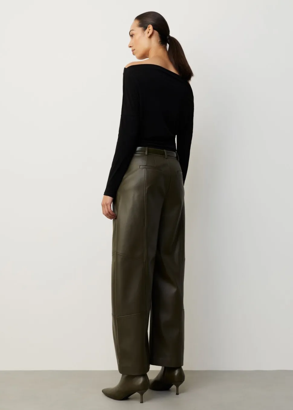 Gedrapeerd offshoulder t-shirt