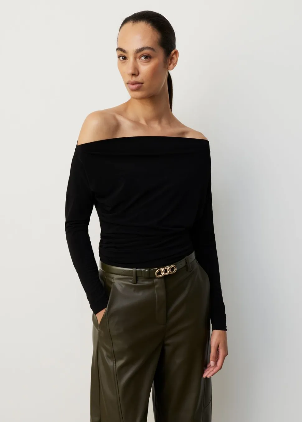 Gedrapeerd offshoulder t-shirt