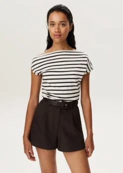 Gestreepte off-shoulder t-shirt