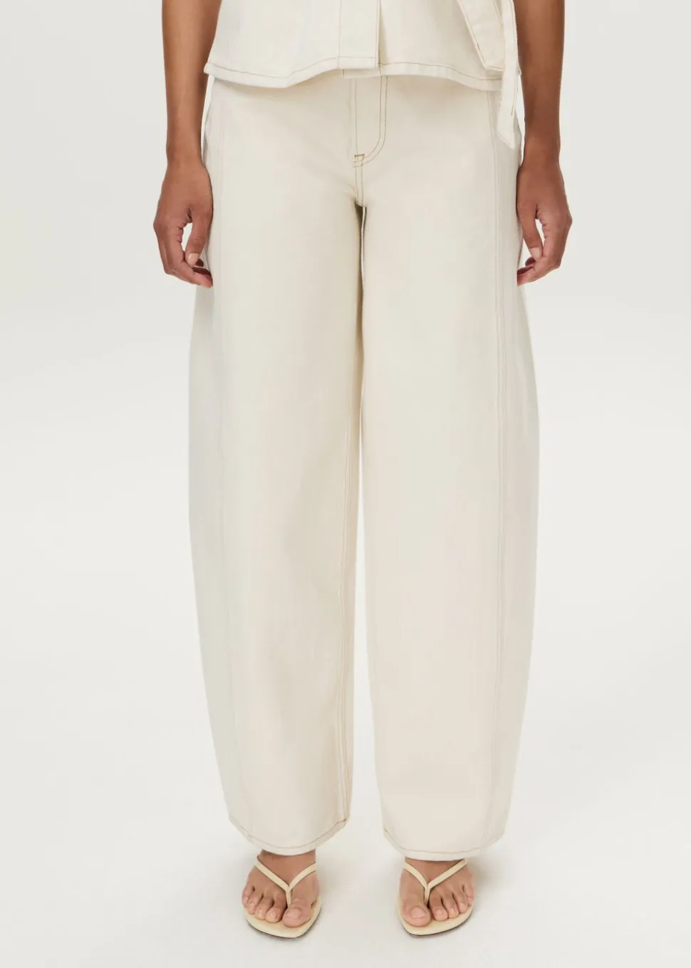 LUX - high rise barrel jeans