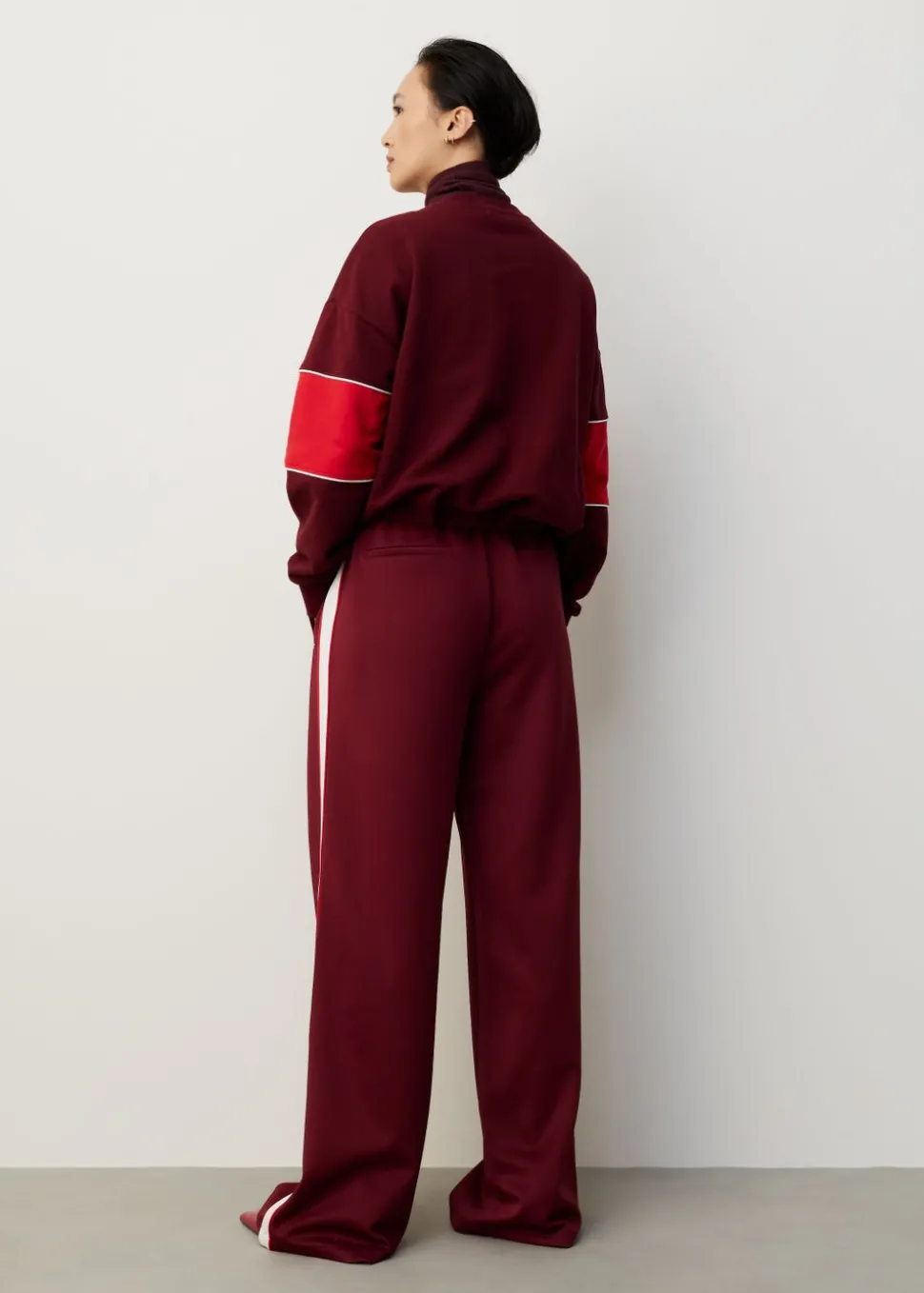 Wijde sportieve broek